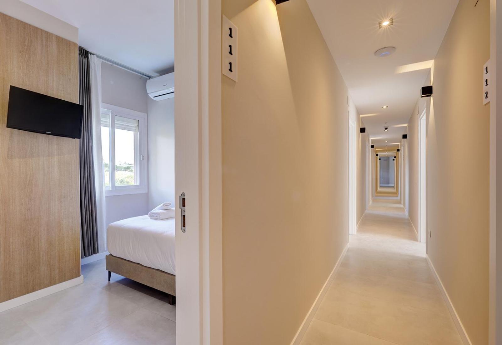 אסטפונה Hostal Puerta Almar מראה חיצוני תמונה