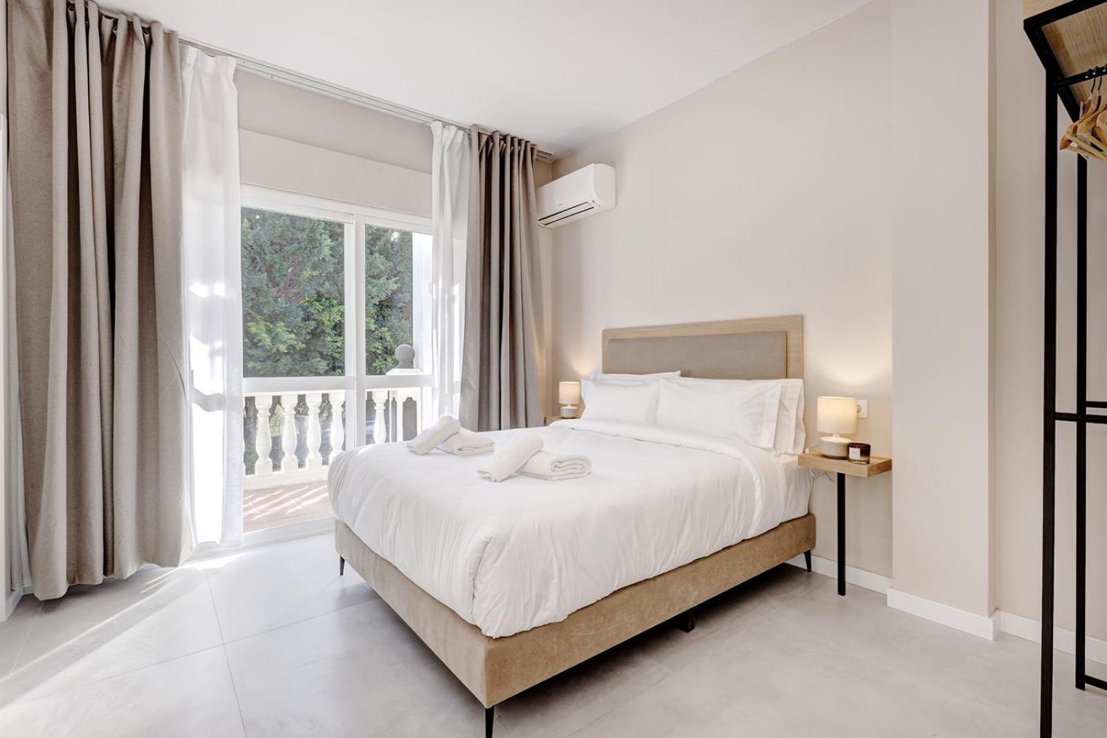 אסטפונה Hostal Puerta Almar מראה חיצוני תמונה