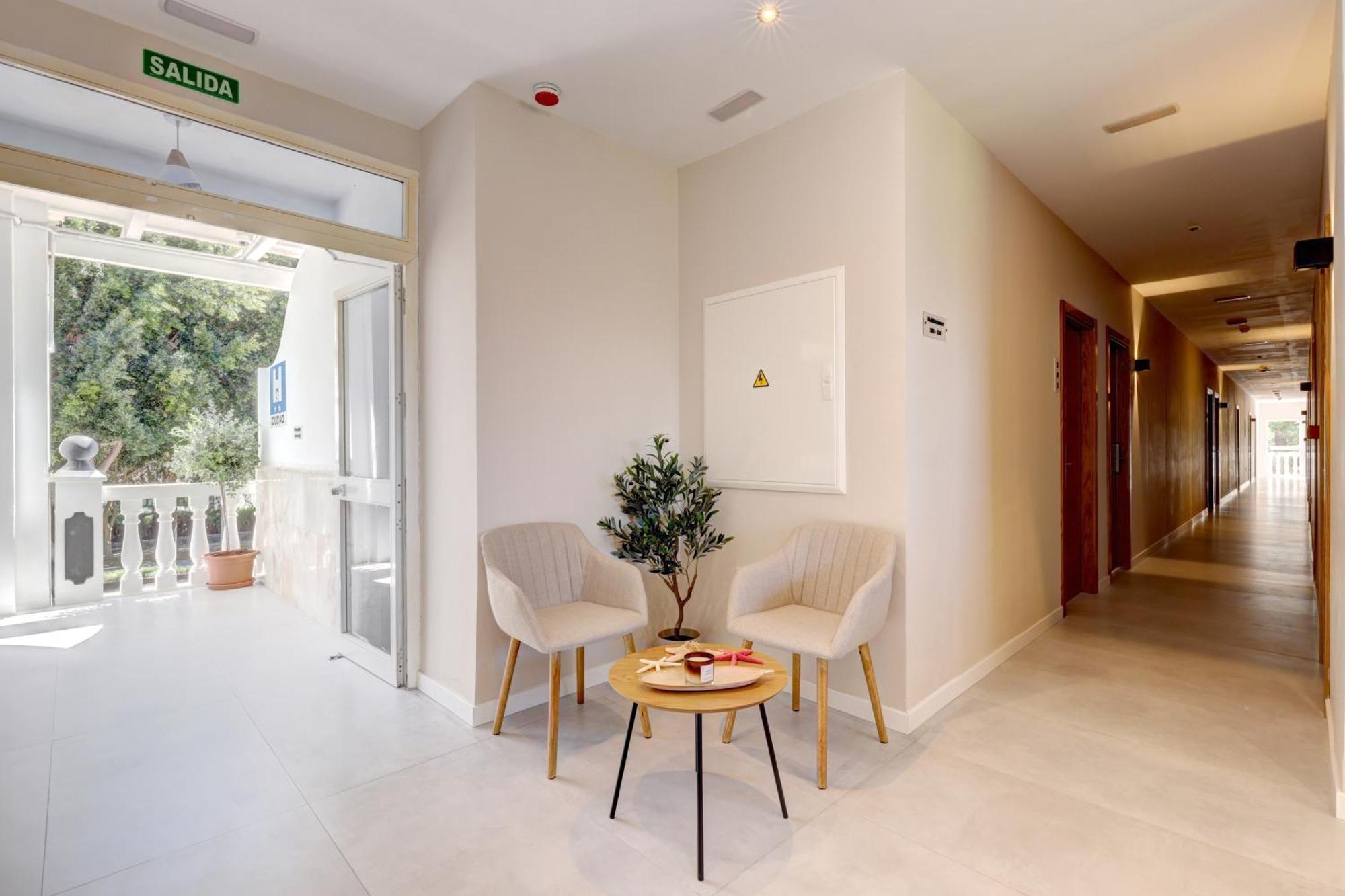 אסטפונה Hostal Puerta Almar מראה חיצוני תמונה